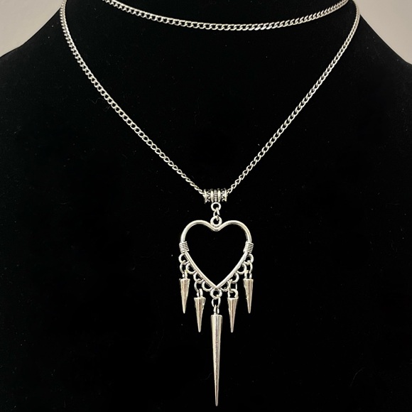 Hand Crfated Silver Heart Pendant Necklace and Earring Set - Picture 3 of 5